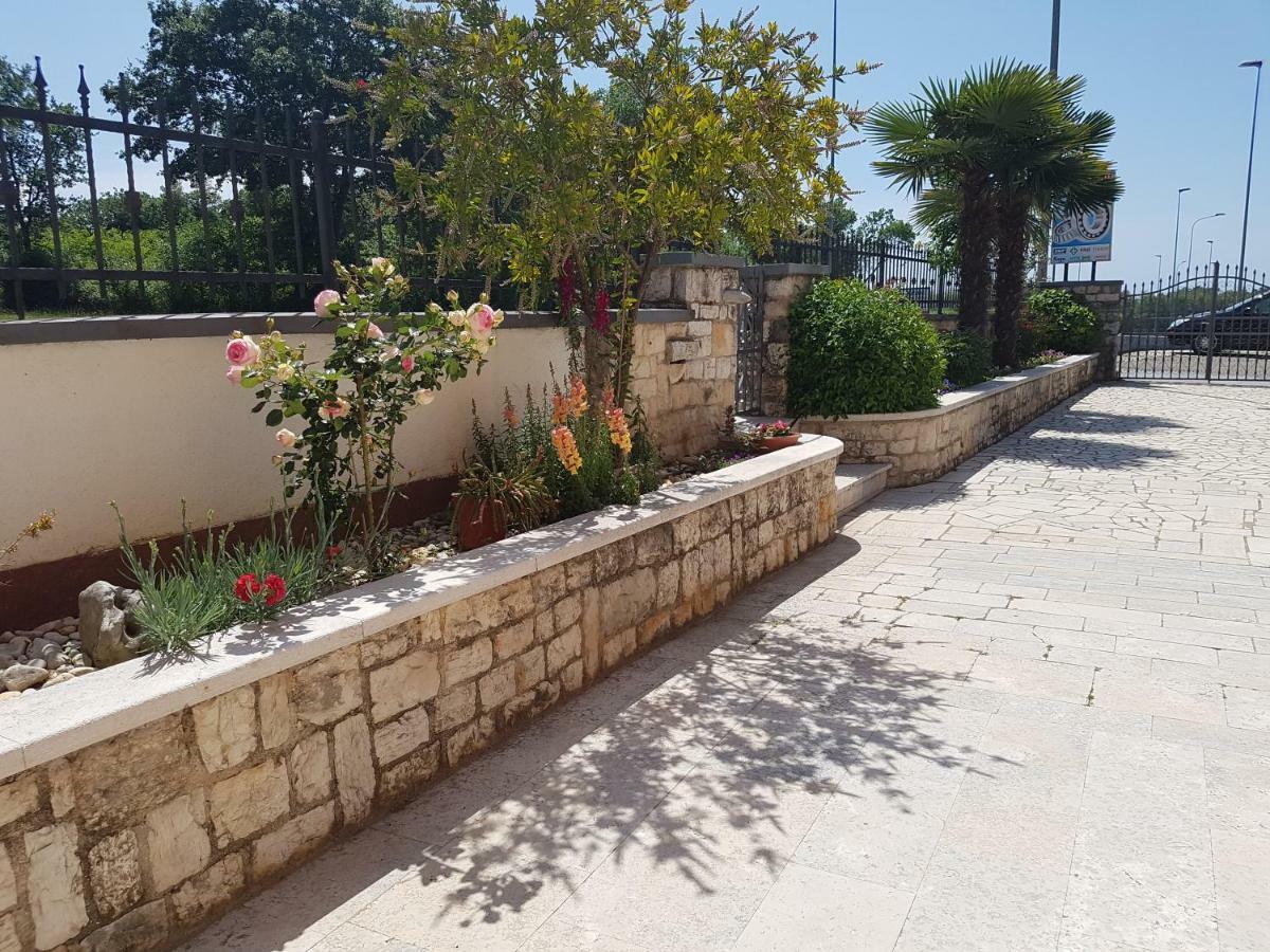 Rooms Siesta Porec Exterior photo